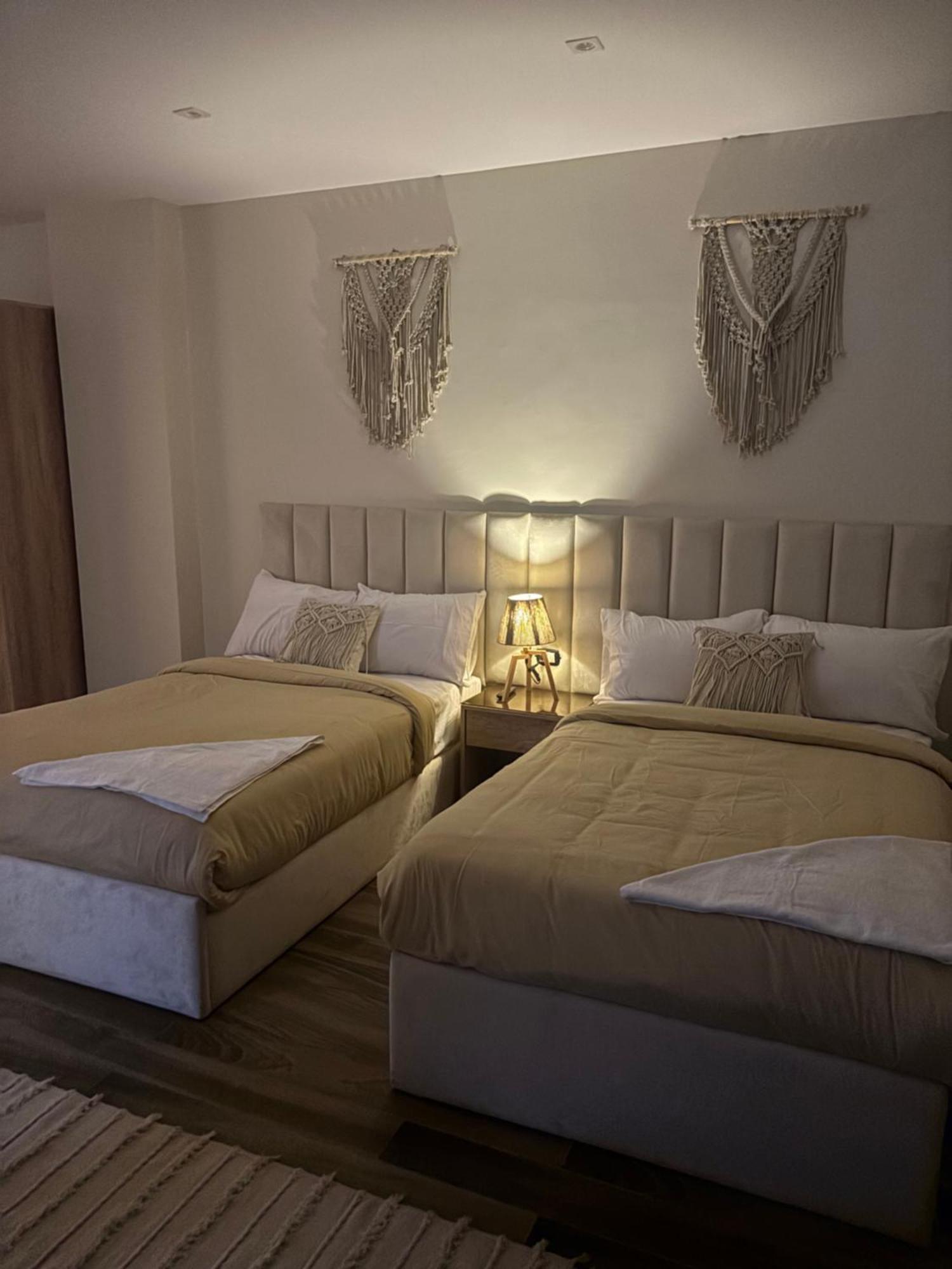Sequoia Pyramids View Hotel Kafrat al Jabal Bagian luar foto